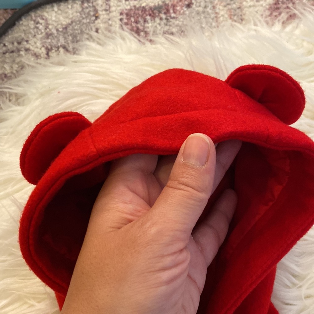 Red coat - Picture 2 of 4